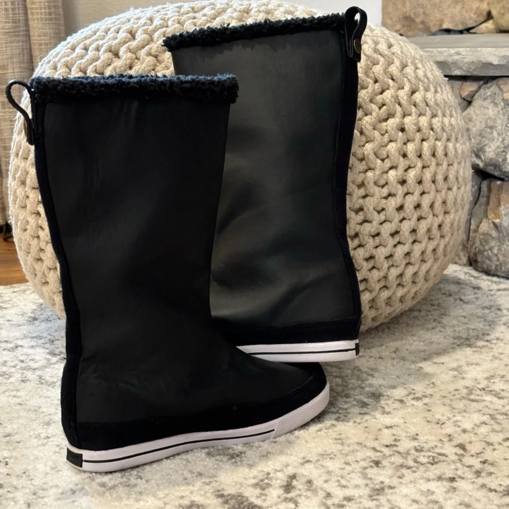 Speedo Girl's Boom Boots SZ 1 Black with White Sole Faux Fur Adjustable Height